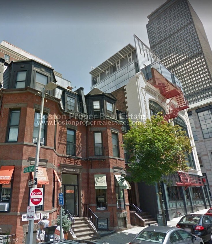 Building Photo - 51 Gloucester St