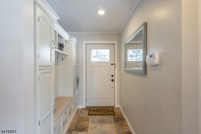 Foto del edificio - 18 Devon Dr