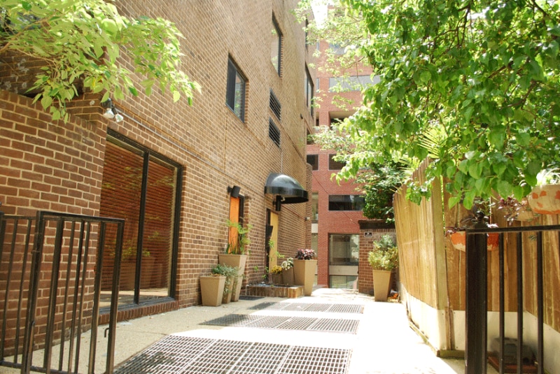 Photo - 3222 Cherry Hill Ln (Washington, DC)