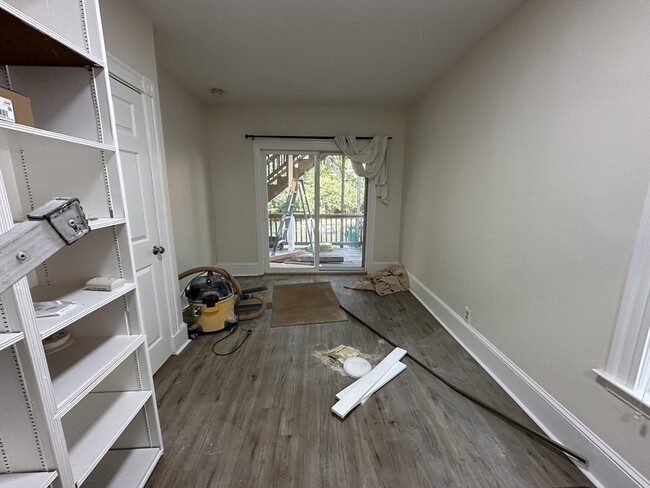 Building Photo - 356 Western Ave