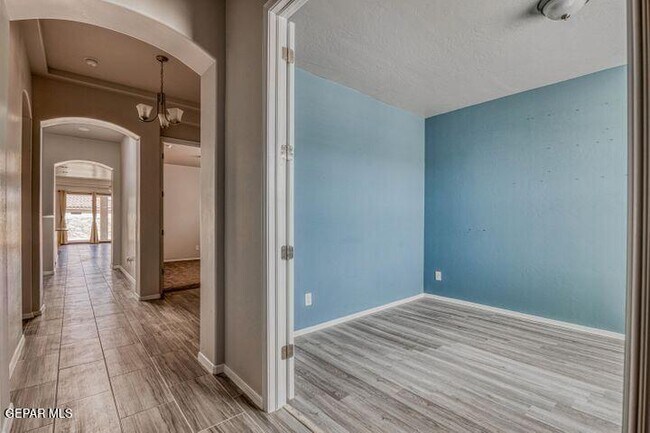 Foto del edificio - 13645 Samlesbury Ave