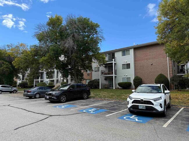 Foto del edificio - 383 Huse Rd