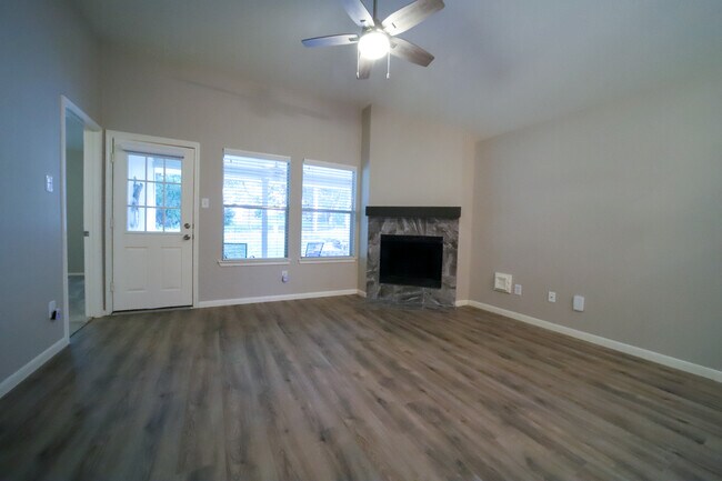 Foto del edificio - 117 Harbour Town Cir