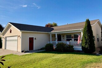 Building Photo - 108 Vista Loop