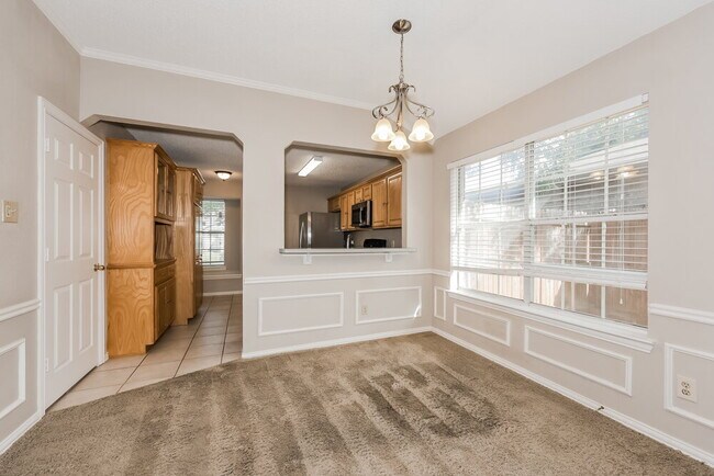Foto del edificio - 6205 Vista Wood Dr