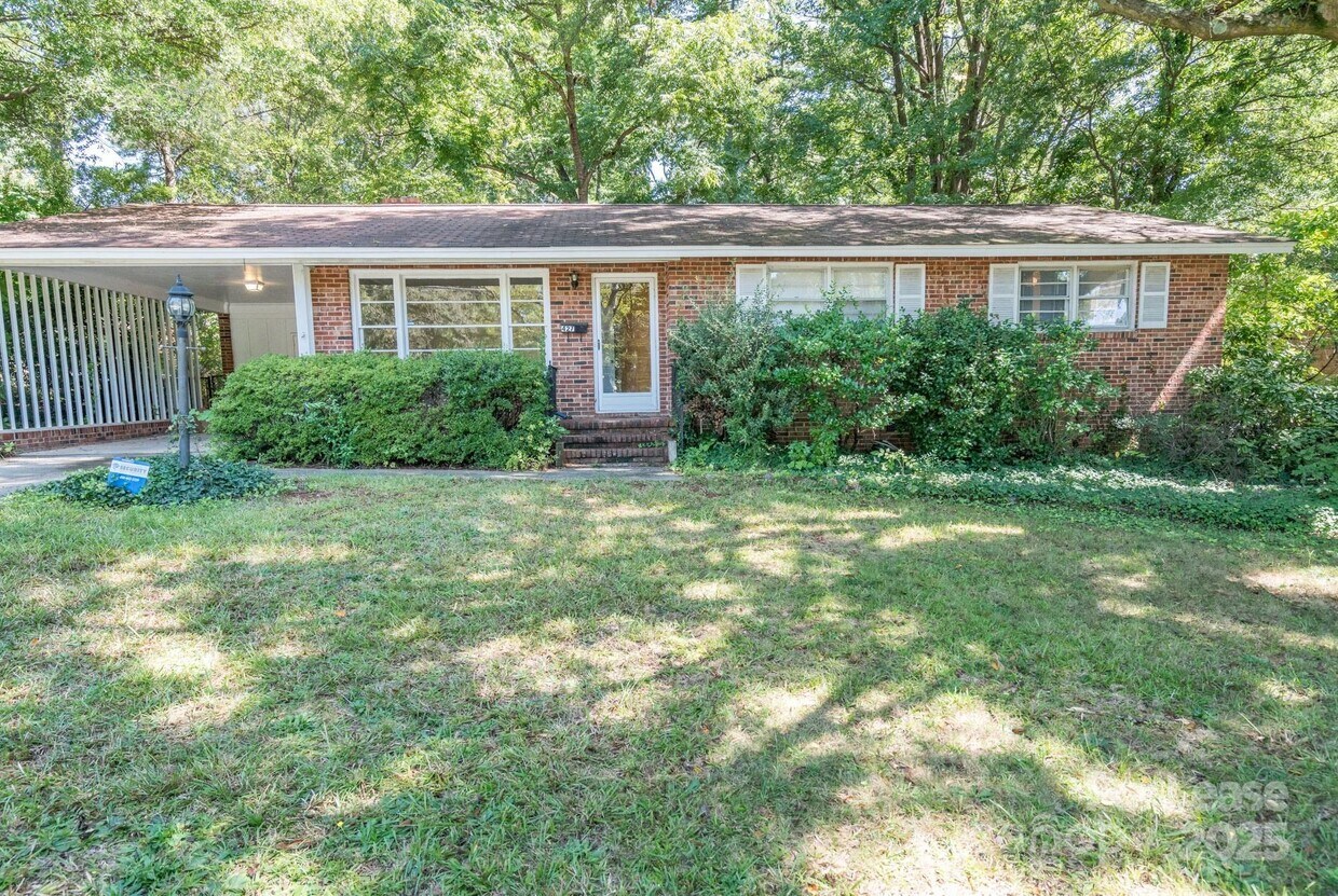 Primary Photo - 427 Scaleybark Rd
