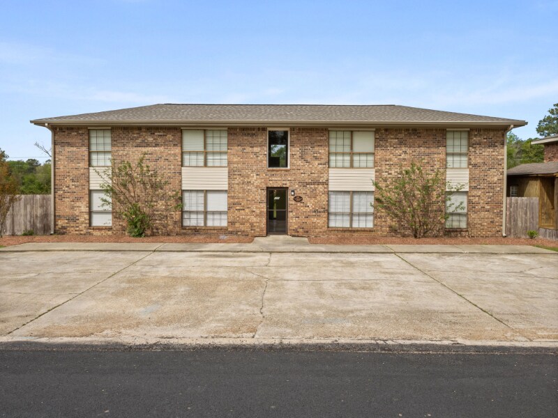 Primary Photo - 356 Dees St