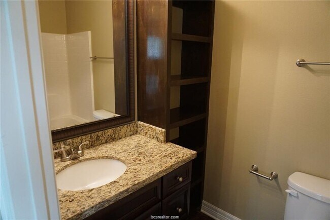 Building Photo - 1308 Milner Dr