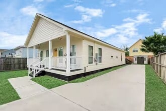 Building Photo - 3308 Castor St
