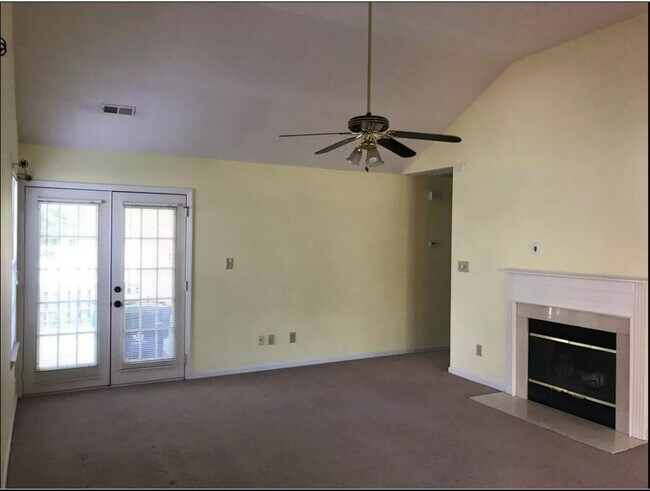 Foto del edificio - 8530 Lockerbie Ln, Charlotte, NC 28215