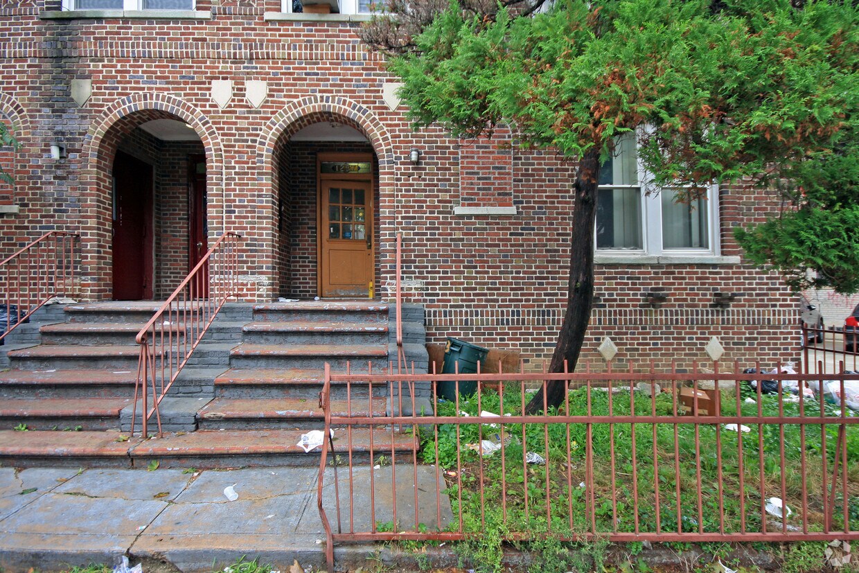 Building Photo - 1257 E 18th St
