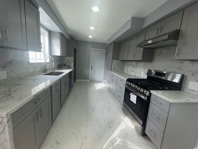 Building Photo - Spacious 3-Bedroom Home for Rent – Westminster