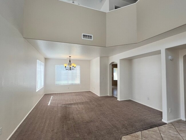 Building Photo - Beautiful 4bdm & 2.5ba home with loft in N...