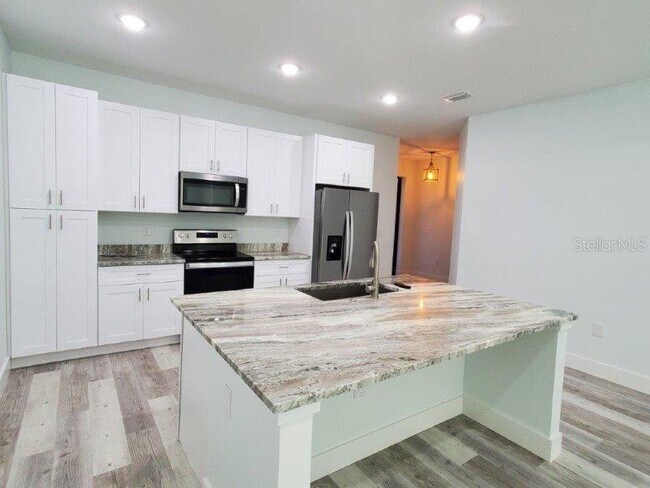 Building Photo - 1214 San Cristobal Ave