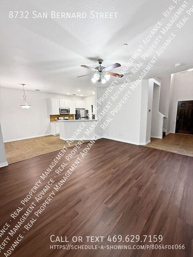 Foto del edificio - 8732 San Bernard St