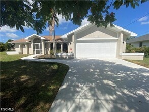 Building Photo - 1110 SW 15th Ave