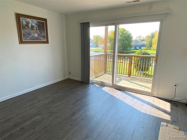 Foto del edificio - 816 Bloomfield Village Blvd