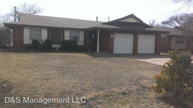 Building Photo - 3 br, 1.5 bath House - 108 SW 10th St.