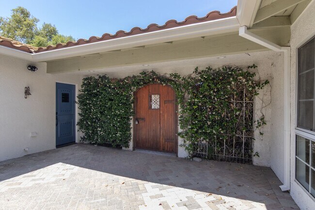 Foto del edificio - Beautiful First Neighborhood home!