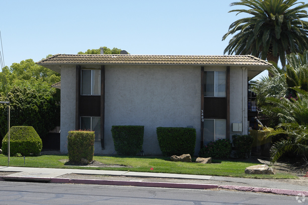 Building Photo - Multi-family