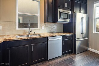 Building Photo - 3372 Dalmore St