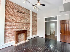 Building Photo - 2319 The Strand