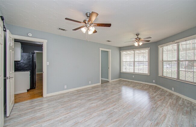 Foto del edificio - 15510 Cypress Garden Dr