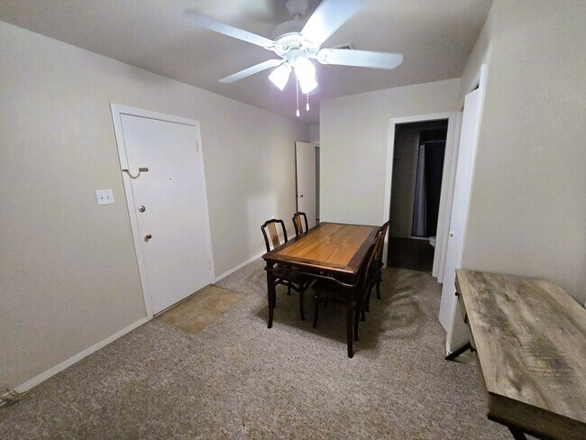 Foto del edificio - 2516 W Beauregard Ave