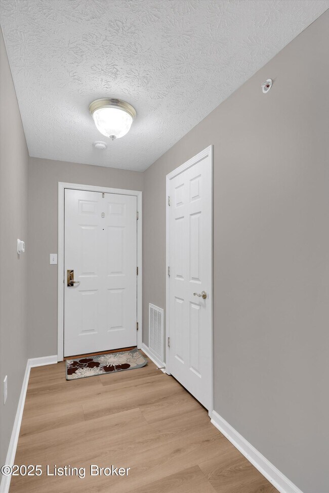 Foto del edificio - 5901 Landers Ave