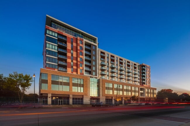 Building Photo - The Lyric