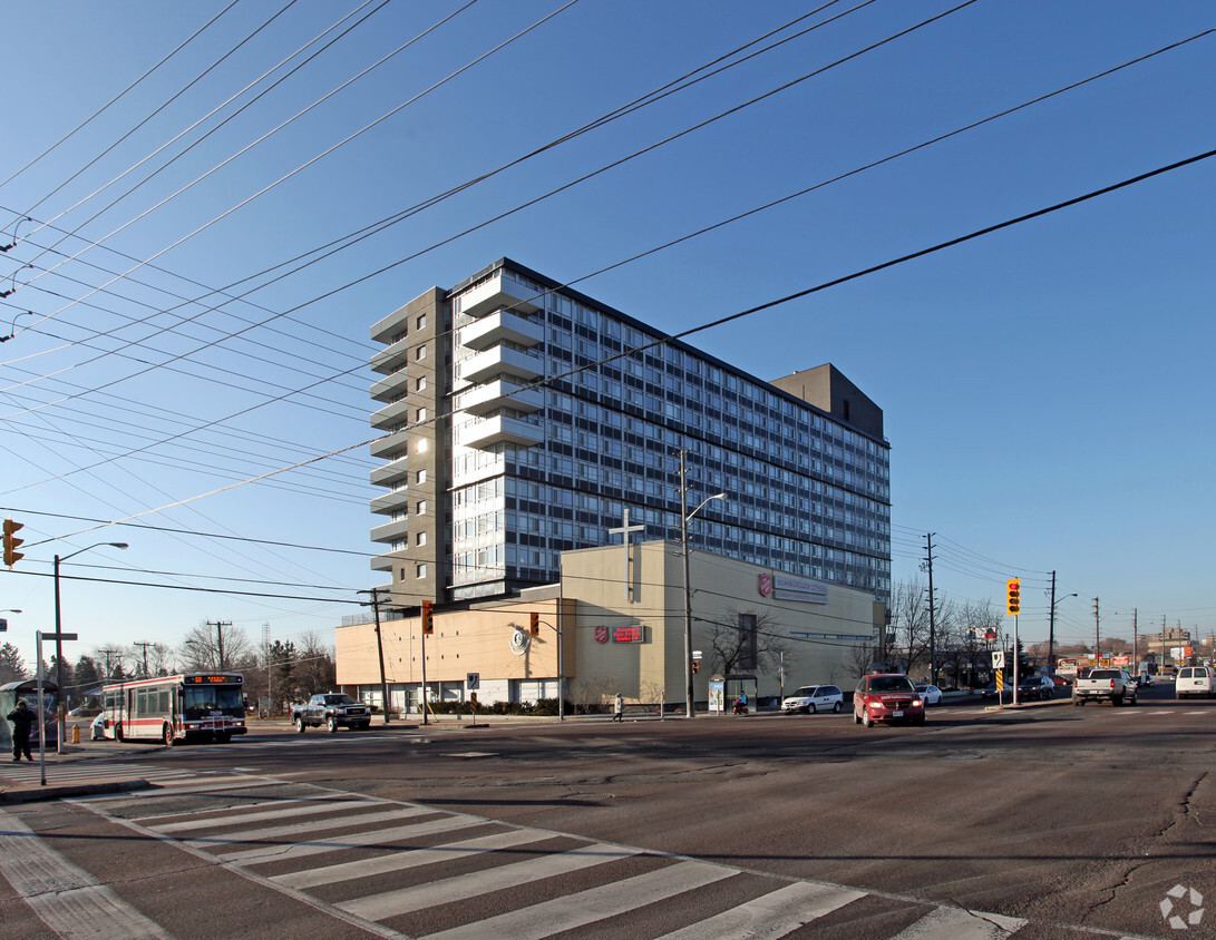 Photo principale - 2015-2021 Lawrence Ave E