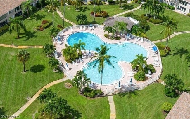 Building Photo - 190 Palm Dr