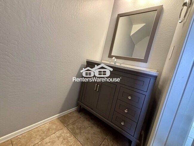 Foto del edificio - Beautiful two-story home in the fantastic North Phoenix Fireside at Norterra is ready to move-in.