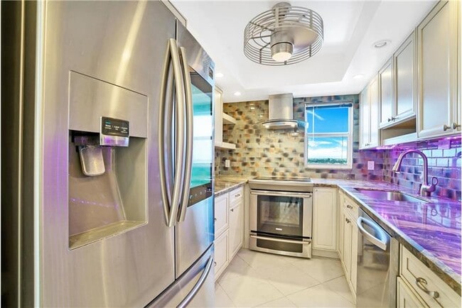Building Photo - 4505 S Ocean Blvd
