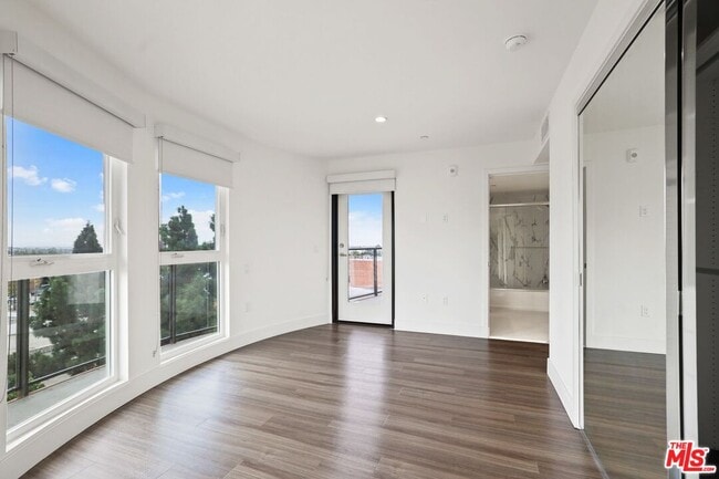 Building Photo - 1539 Purdue Ave