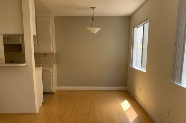 Building Photo - 1833 Corinth Ave