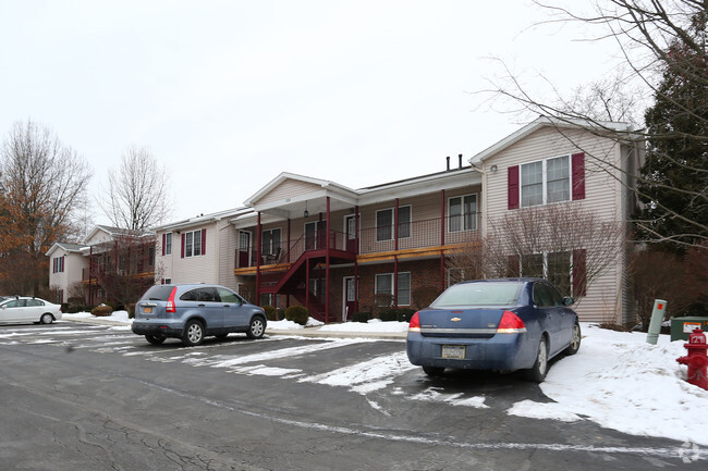 Building Photo - Woods Edge Apartments