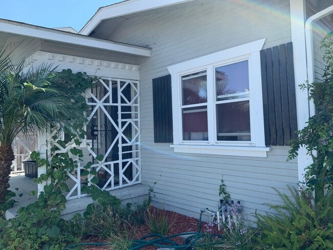 Building Photo - 4546 Wilson Ave