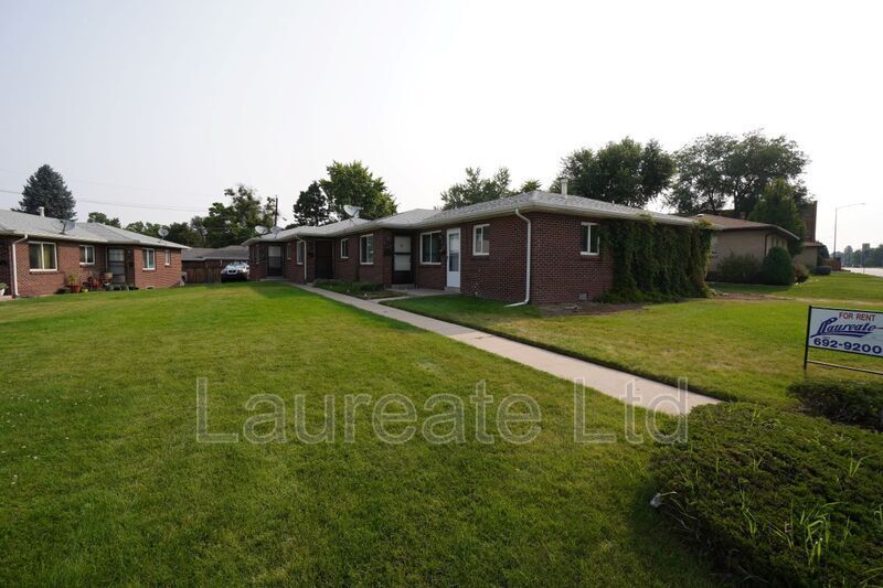 Primary Photo - 4481 E Yale Ave