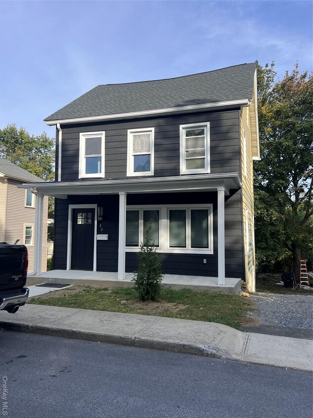 Primary Photo - 39 Grand St