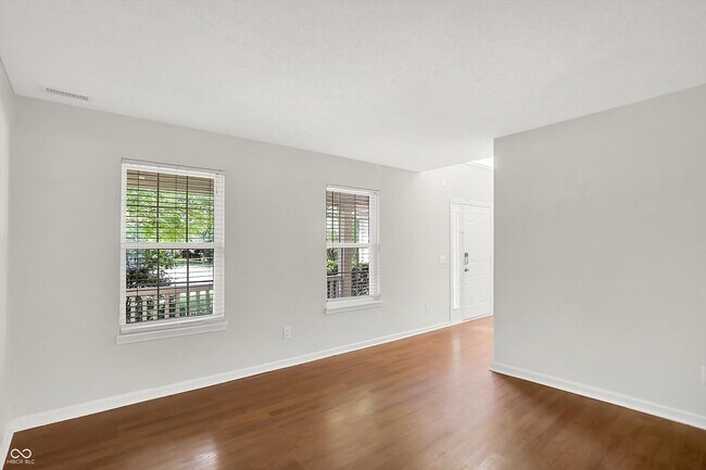 Foto del edificio - 14314 Leland Muse