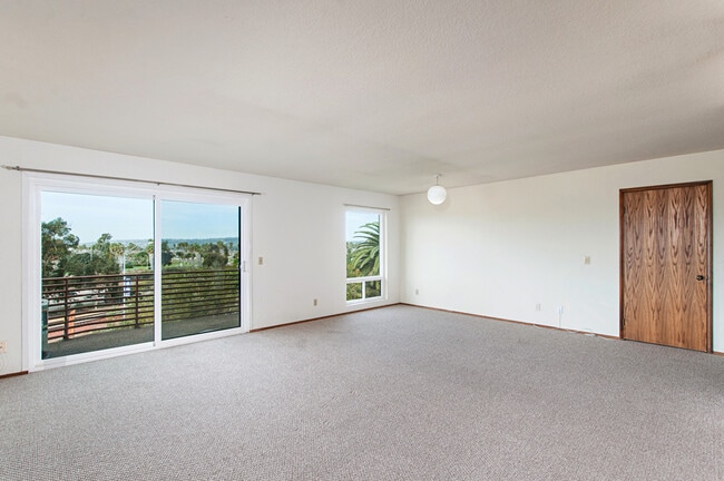Building Photo - BEAUTIFUL BAY PARK CONDO W/ BAY VIEWS! - 2...