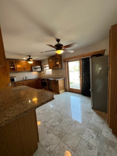 Building Photo - 2156 Rugen Rd