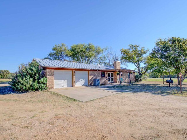 Foto del edificio - 1301 Cimarron Ranch Rd