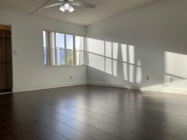 Master - 3591 Inverrary Dr