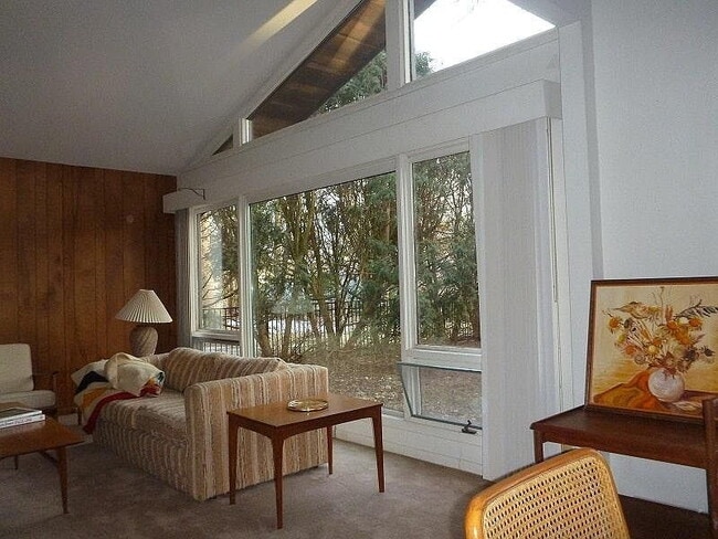 Foto del edificio - 205 Pell Cir