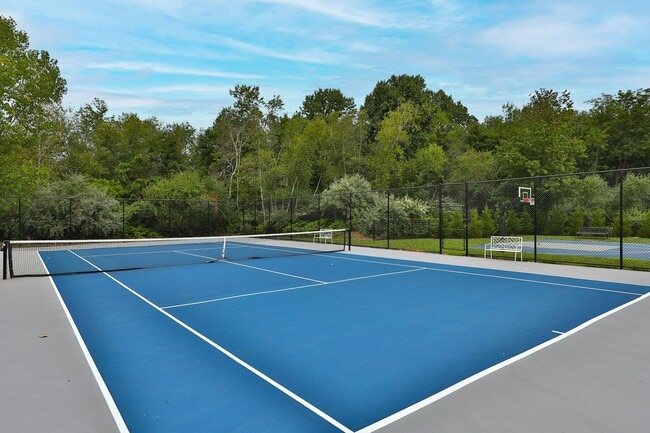¡Cancha de tenis - Claridge Court Apartments