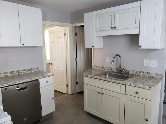 Foto del edificio - Your Cozy 2-Bedroom Retreat: Fenced Yard, Modern Upgrades & Perfect Location!