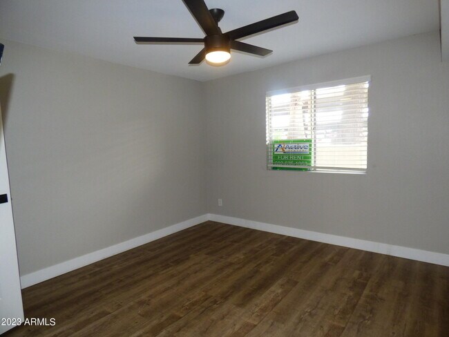 Foto del edificio - 7625 Camelback Rd