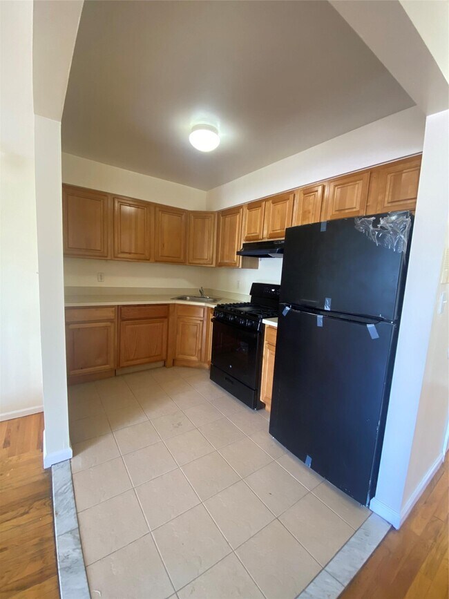 Foto del edificio - 61-46 162nd St